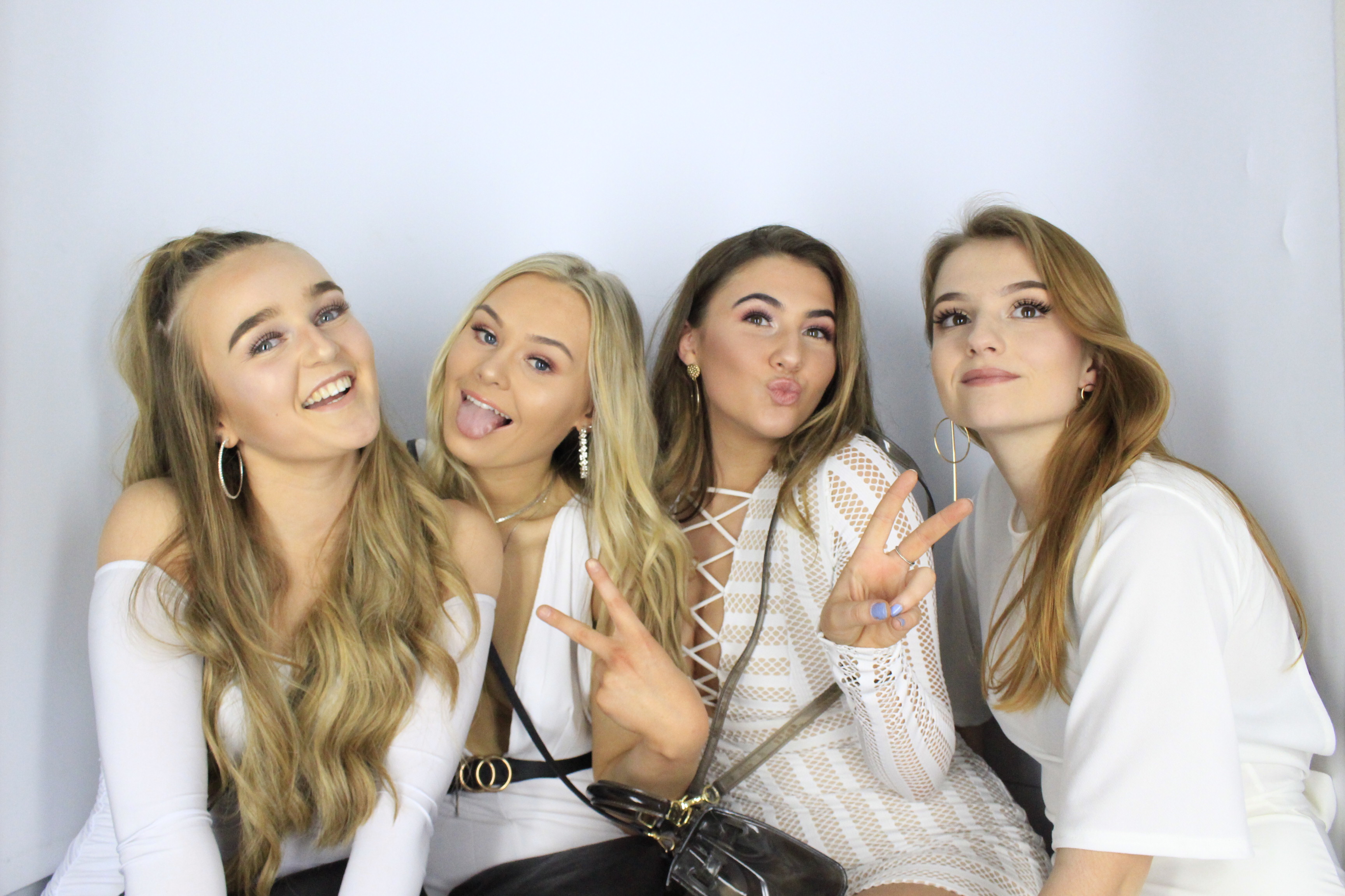 Issy & Alice's 18th Birthday Party | View more photos from the event at gallery.myphotoboothexperience.co.uk/u/MyPhotoBoothExperienceLtd/Issy-Alices-18th-Birthday-Party